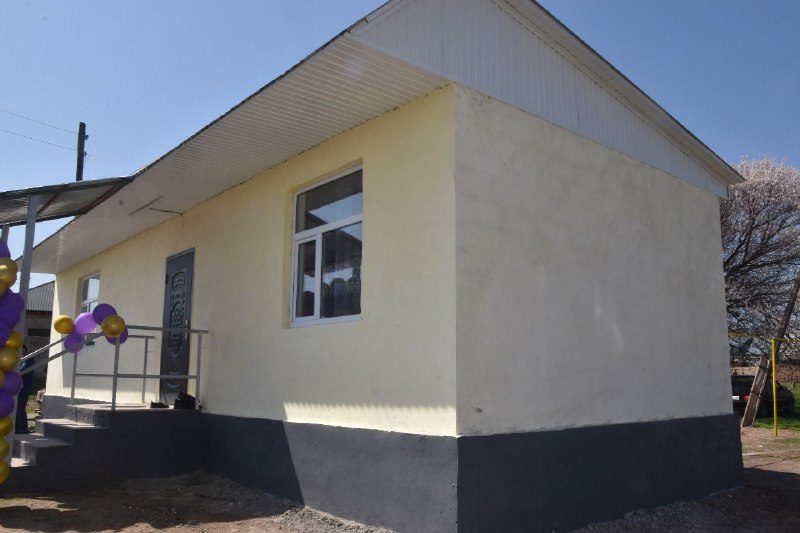 АСАРЛАТЫП ҮЙ САЛЫП БЕРДІ