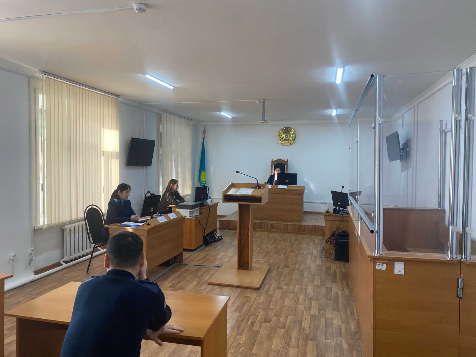 Зеренді ауданында пробация қызметінің есебінде тұрған тұлғаларға қатысты түнгі рейд өткізілді