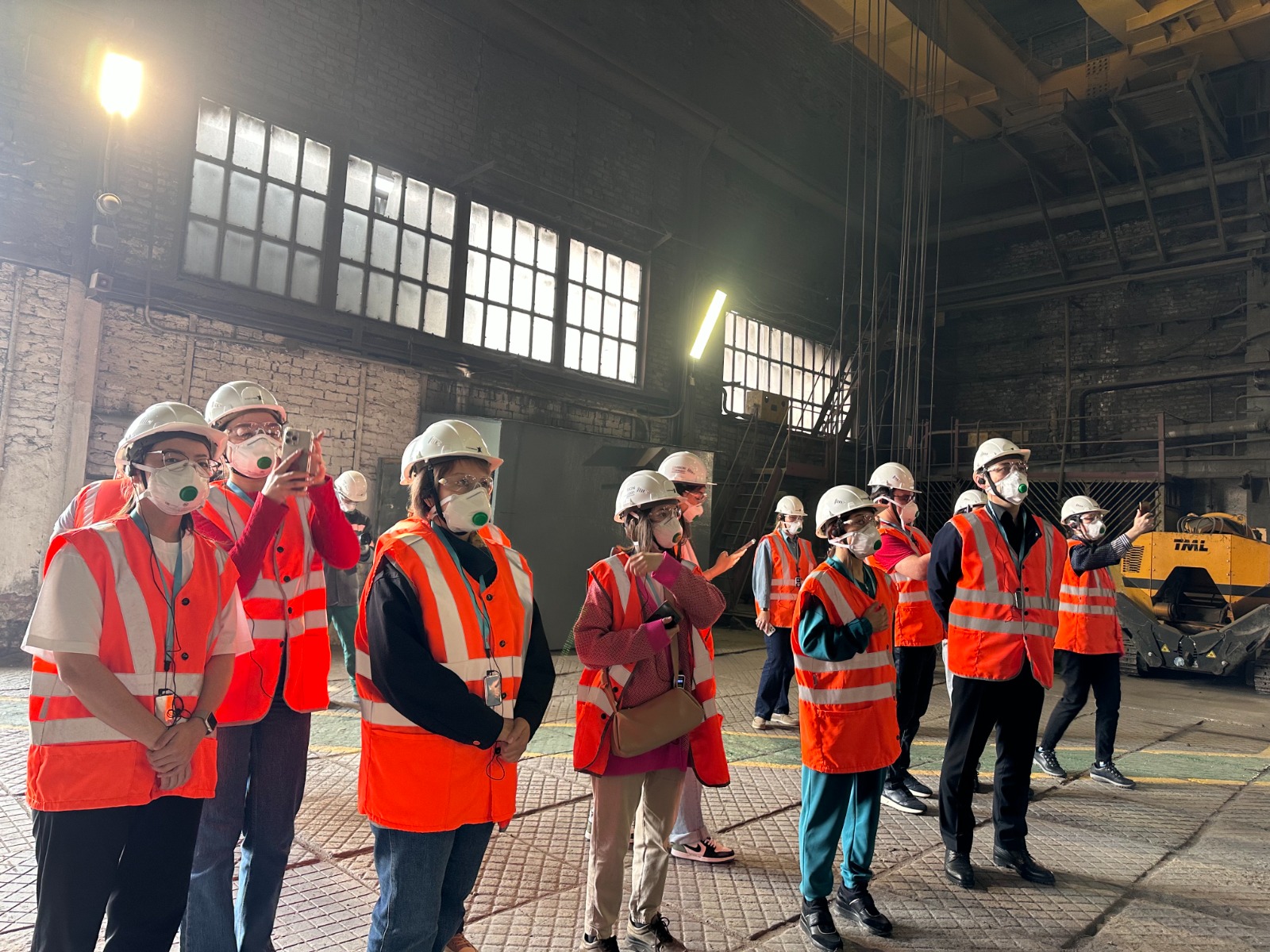 «Астана Опера» жұлдыздары металлургтермен бірге ұлы Абайдың әнін шырқады