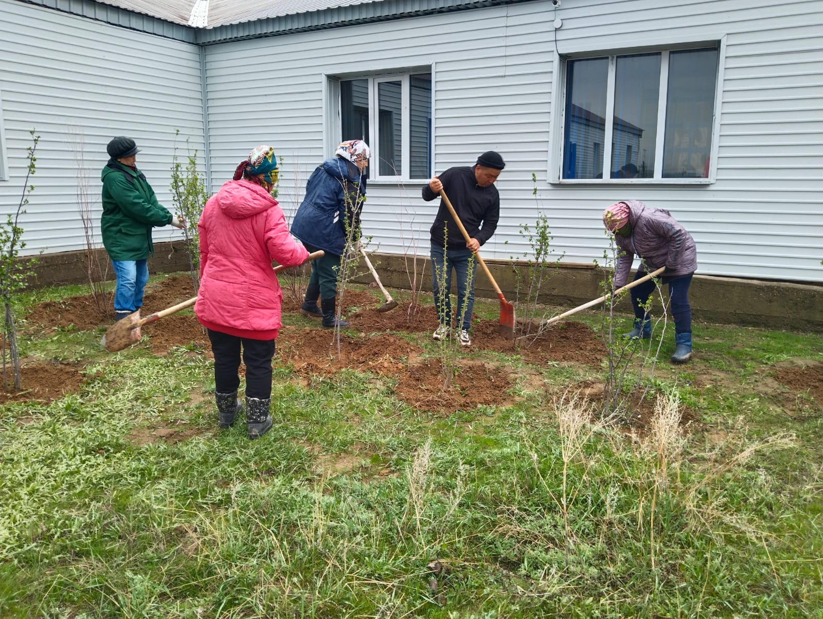 Акция аясында тазалық жұмыстары жүргізілуде.