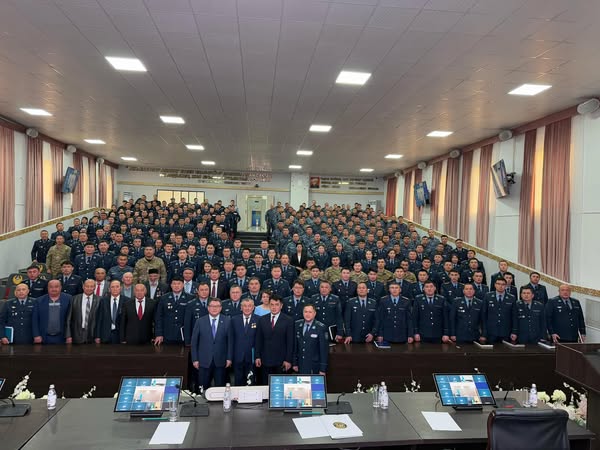 «ЗАҢ МЕН ТӘРТІП»: ПОЛИЦИЯДА ҰЛТТЫҚ ҚҰНДЫЛЫҚ ДӘРІПТЕЛГЕН МАҢЫЗДЫ КЕЗДЕСУ ӨТТІ