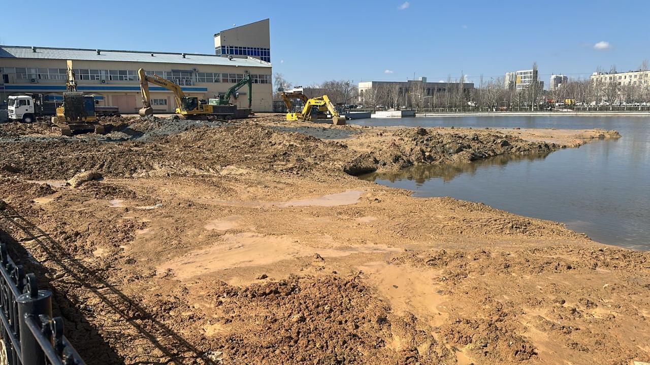 Астанада Ақбұлақ өзенінің түбін тереңдету жұмысы жүргізілді