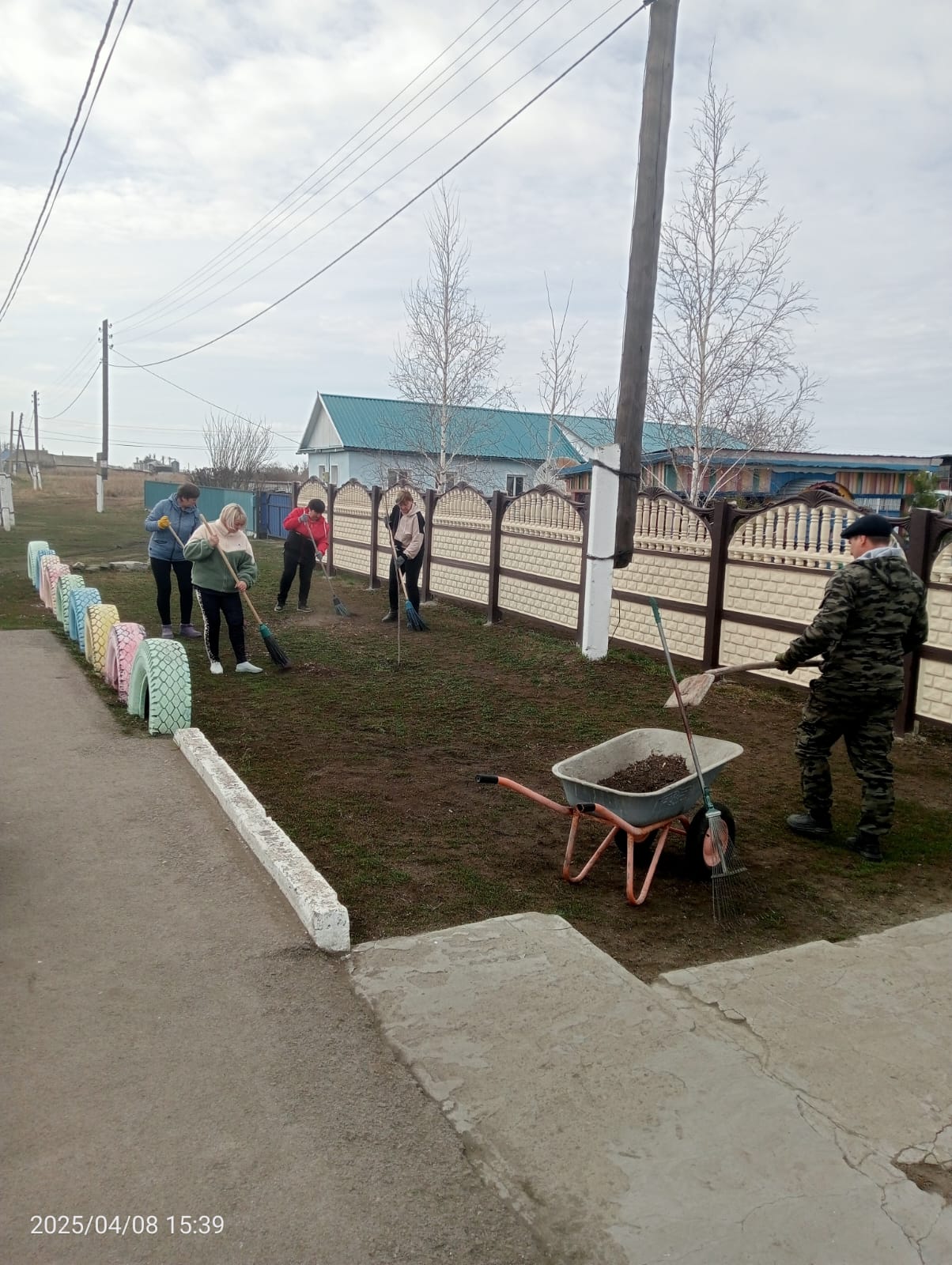 Киров көшесіндегі қоқыстарды жинау