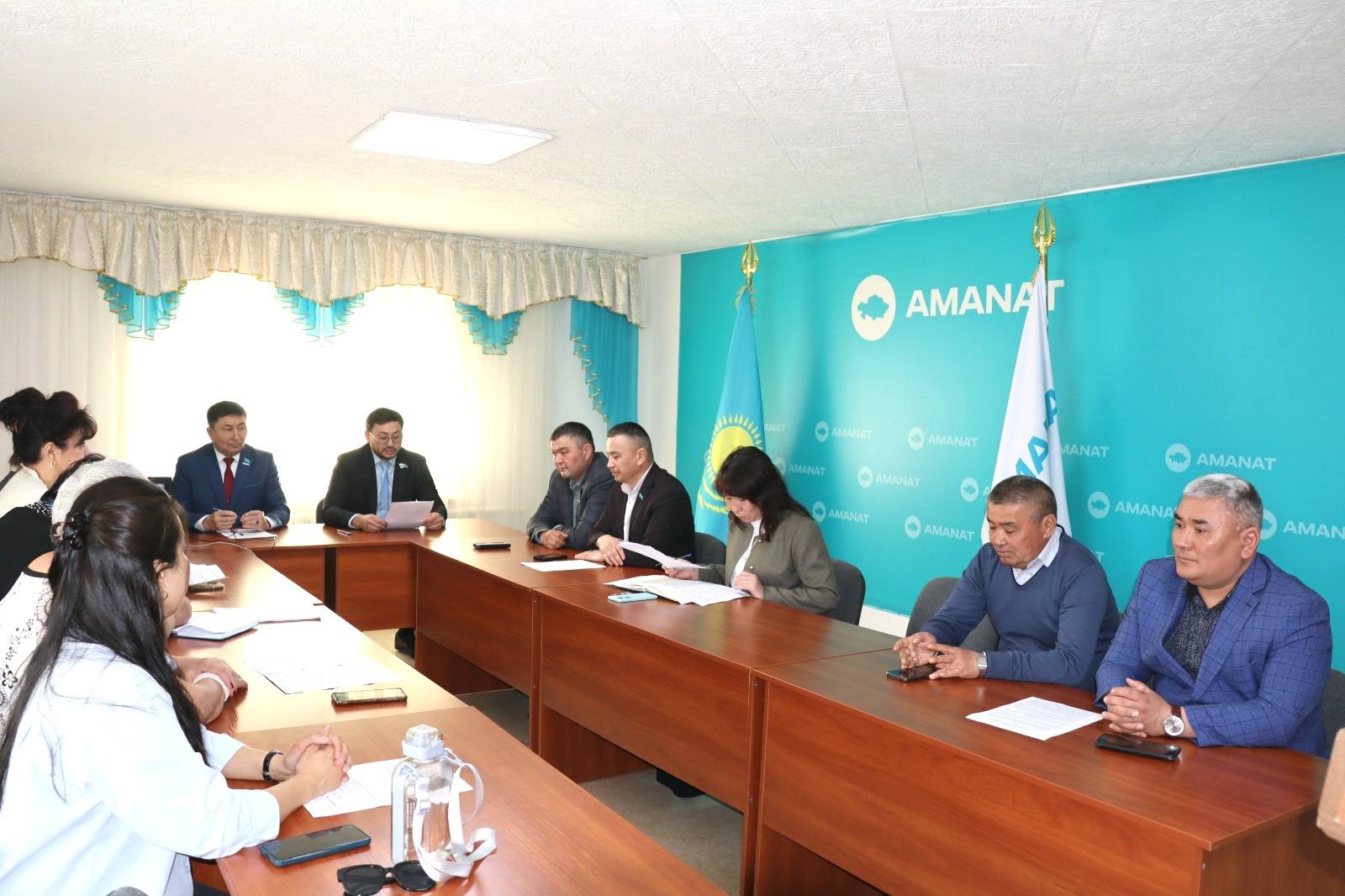 «AMANAT» партиясының Партиялық бақылау комиссиясының отырысына қатысу