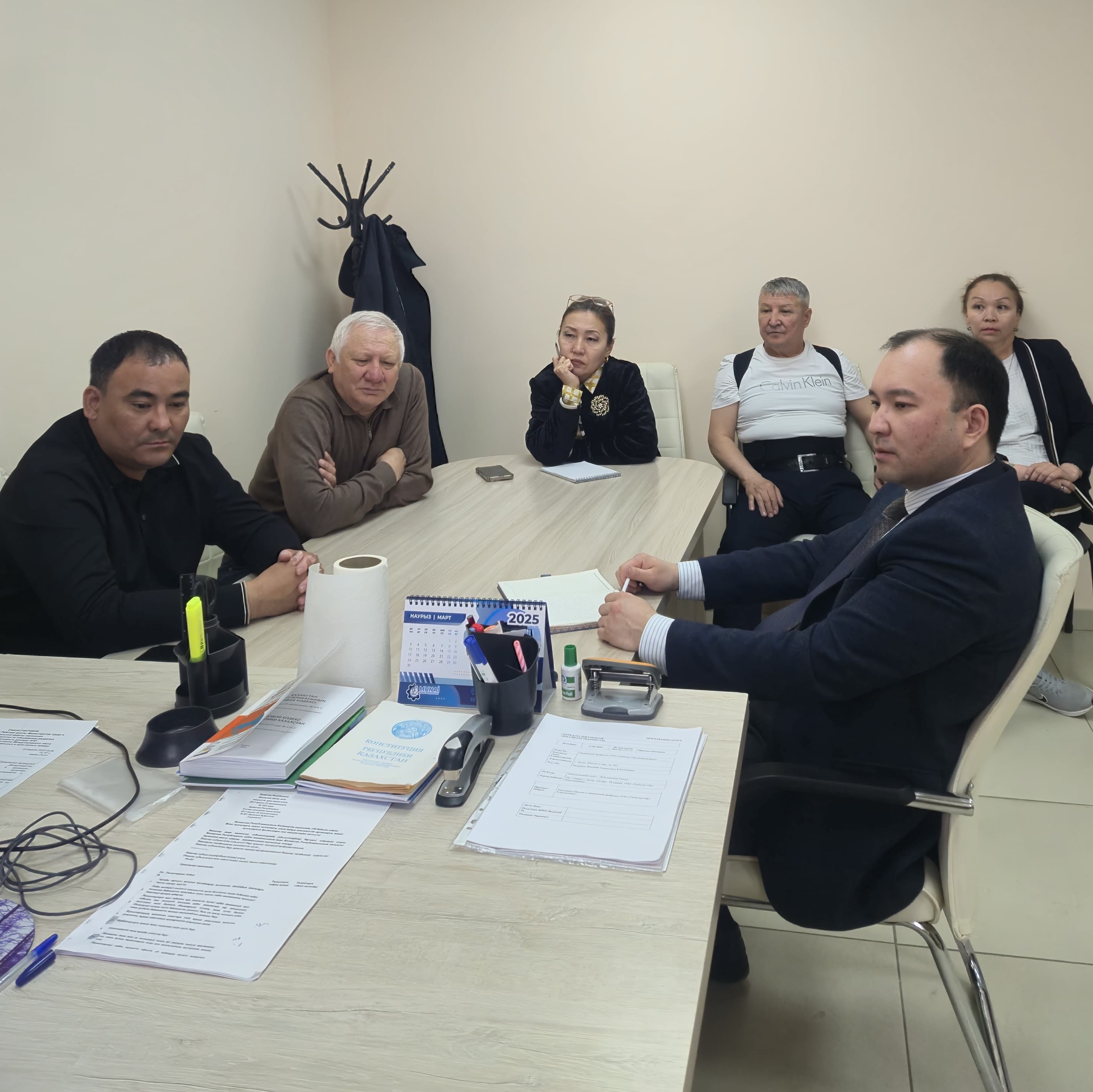 Өкіл еңбек құқықтарын қорғау мәселелері бойынша жұмыс кездесуін өткізді