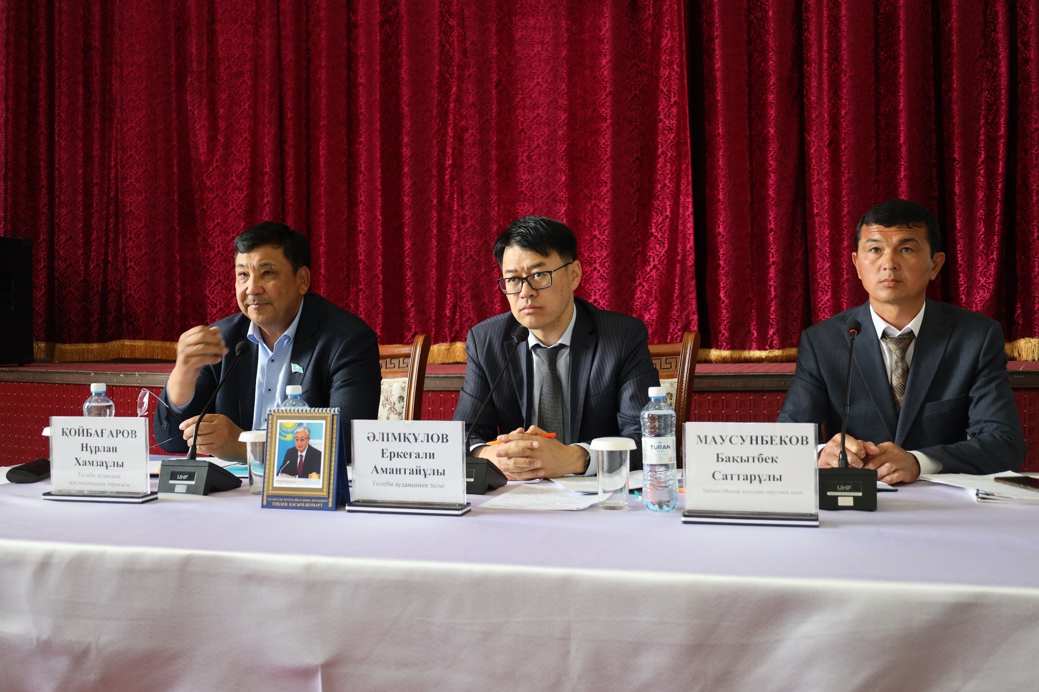 ТҰРҒЫНДАРМЕН ЖҮЗДЕСІП, ӨТІНІШТЕР МЕН ҰСЫНЫСТАРЫНА НАЗАР АУДАРДЫ