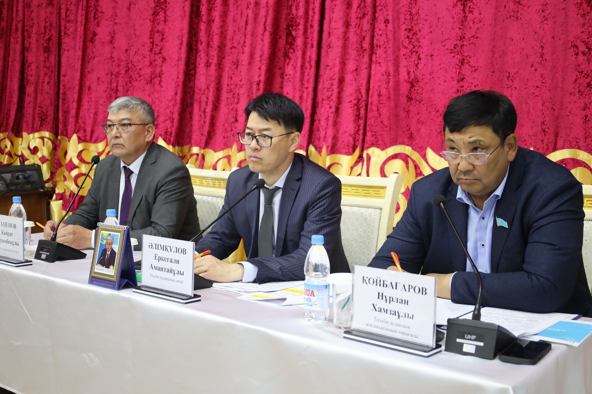 ХАЛЫҚПЕН АШЫҚ ПІКІР АЛМАСТЫ