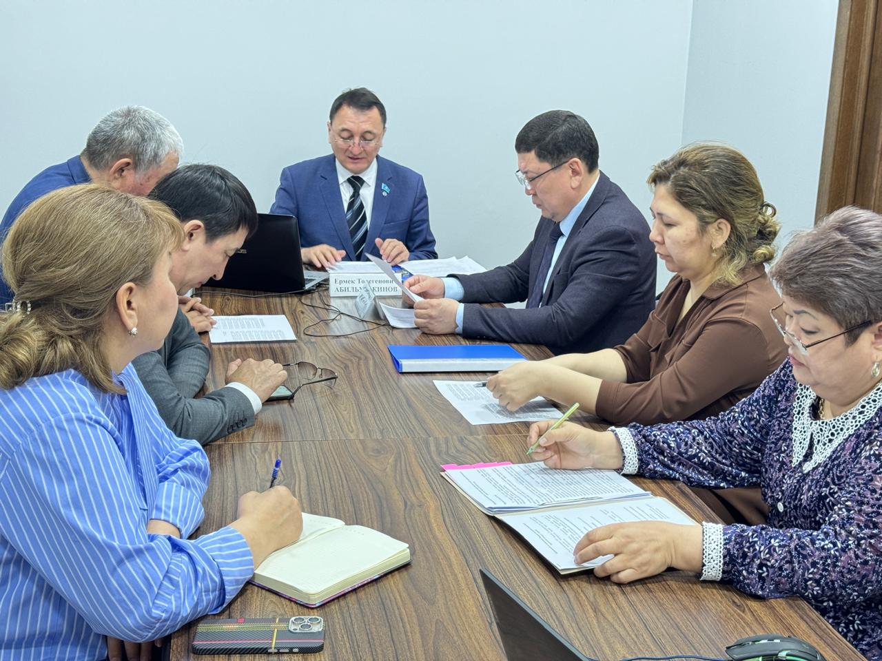 VIII шақырылған Жаңасемей аудандық мәслихатының кезекті он алтыншы сессиясының үзілістен кейінгі отырысы