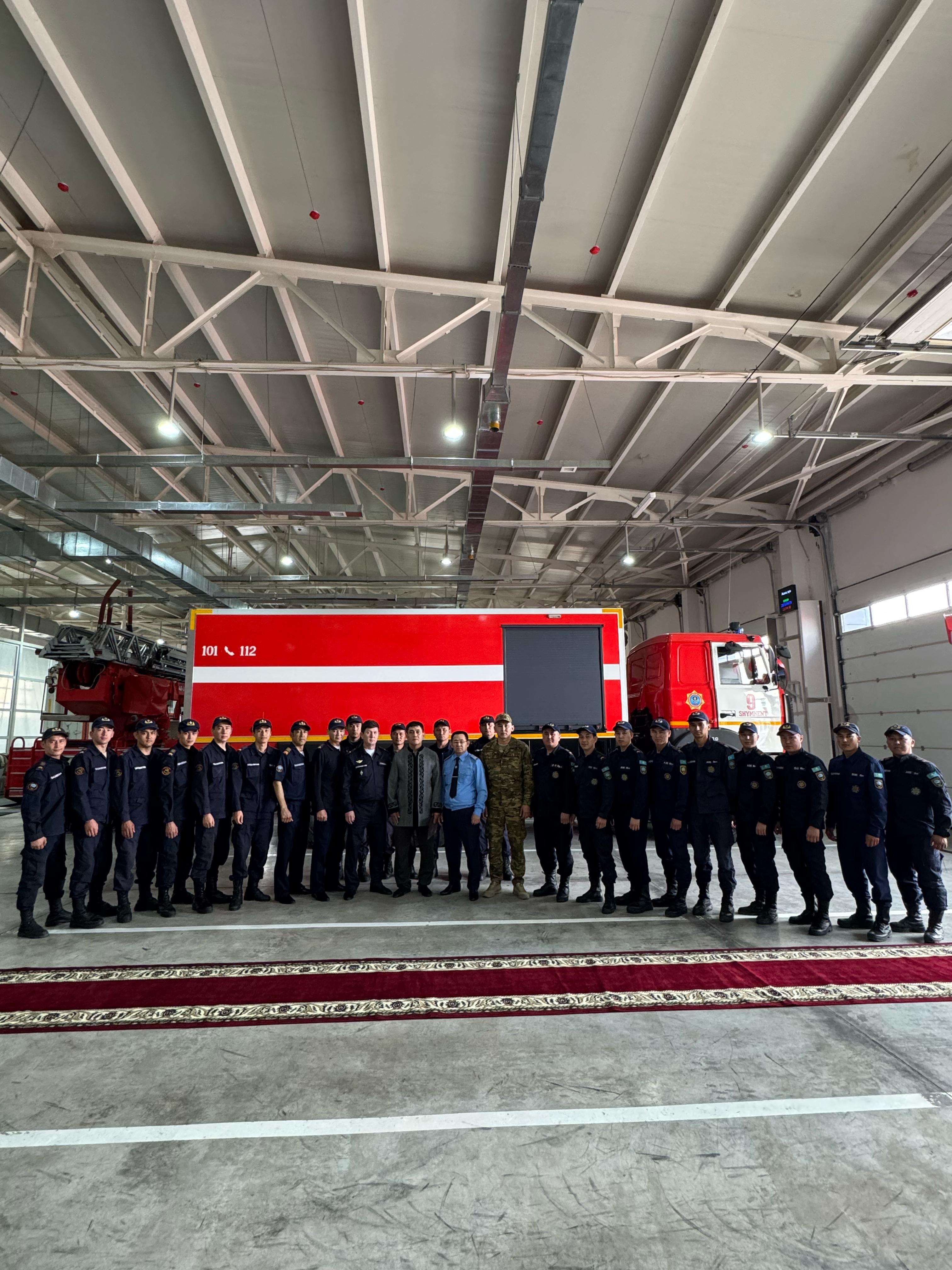 Өрт сөндірушіні  құрметпен зейнетке шығарып салды
