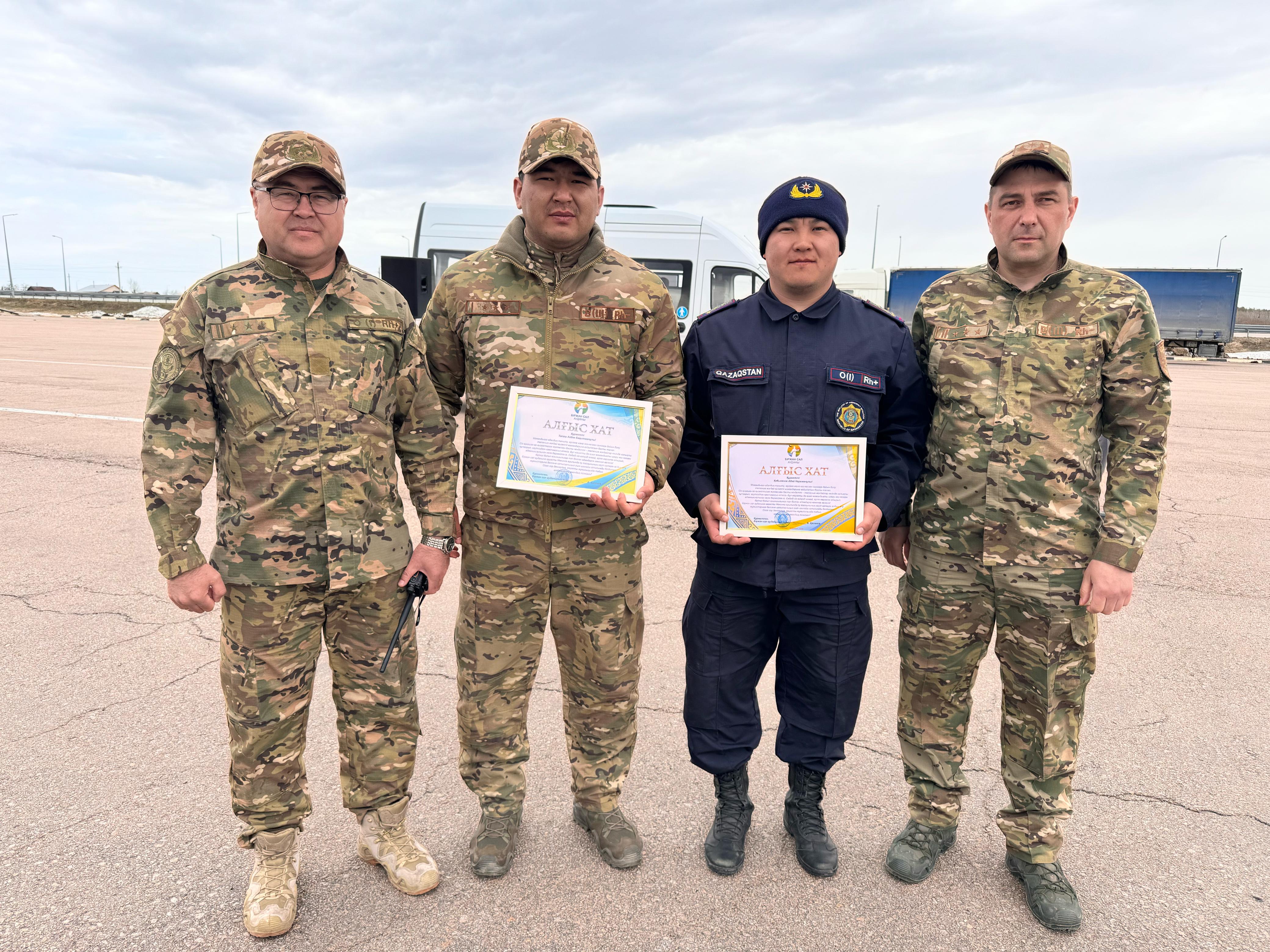 Күш бірлікте: құтқарушылар үйлеріне оралды