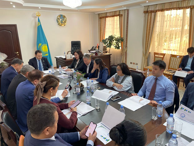 В управлении экономики и бюджетного планирования прошла встреча с депутатами столичного маслихата, на которой были обсуждены ключевые для города вопросы в сфере бюджетного и стратегического планирования.