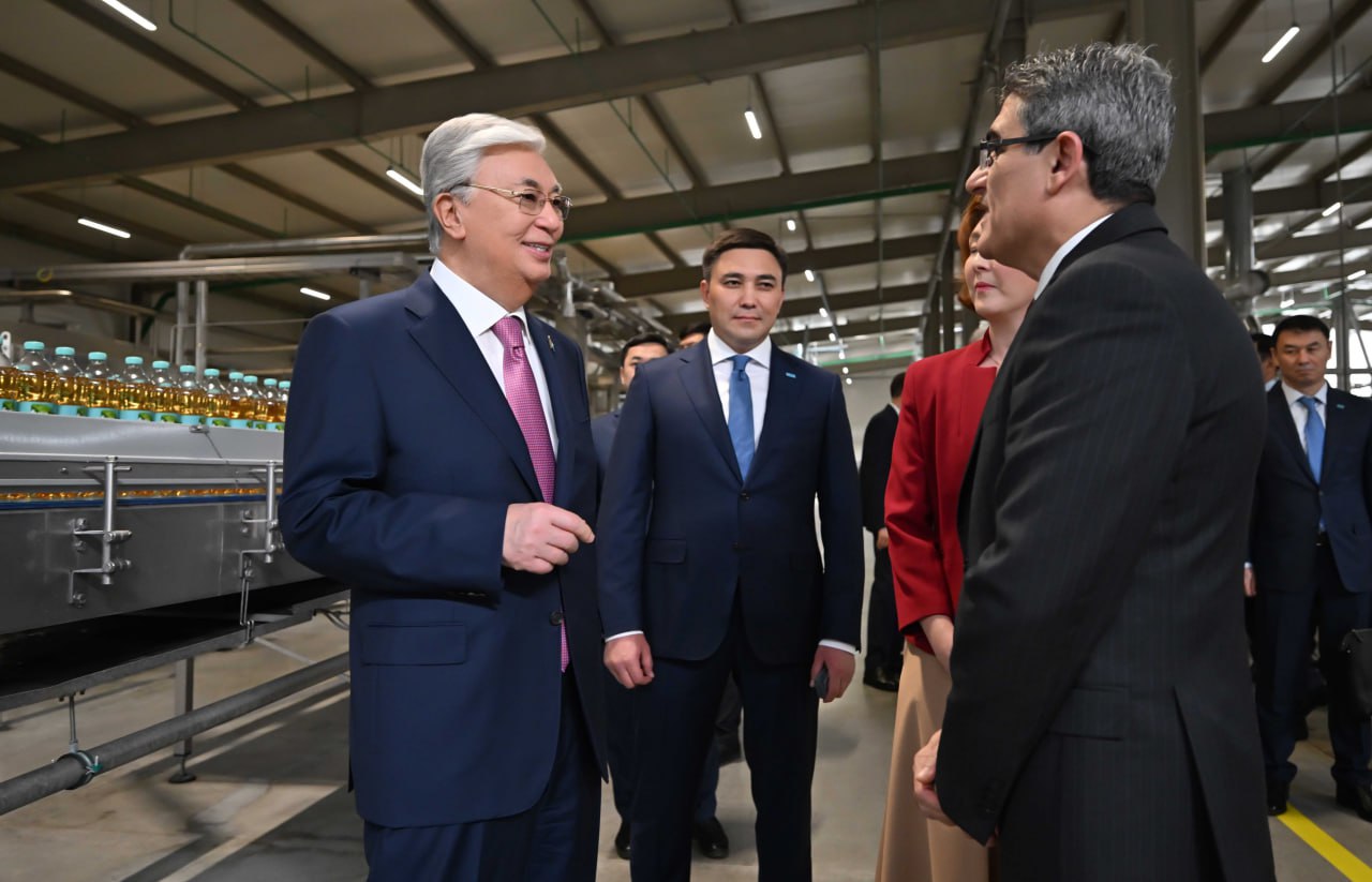 ПРЕЗИДЕНТ ПОСЕТИЛ НОВЫЙ ЗАВОД COCA-COLA IÇECEK KAZAKHSTAN