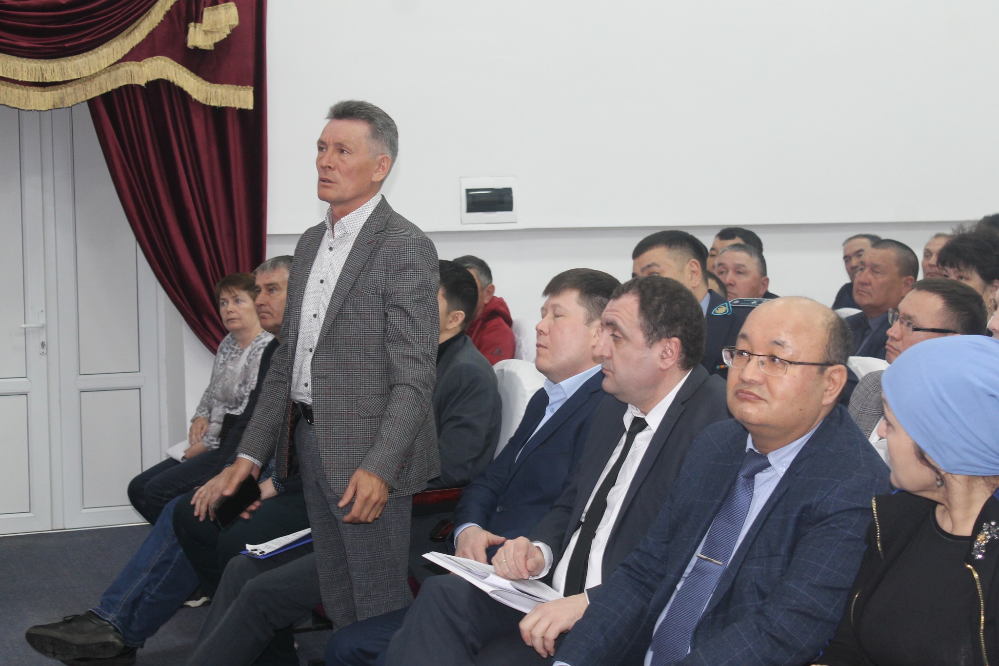 2025 жылдың 11 сәуірінде Жамбыл ауданының Пресновка ауылындағы мәдениет үйінде аудан әкімі Бектасов Азамат Бауыржанұлының төрағалық етуімен 2025 жылдың көктемгі дала жұмыстарын ұйымдастыру мәселесі бойынша кеңес өтті.