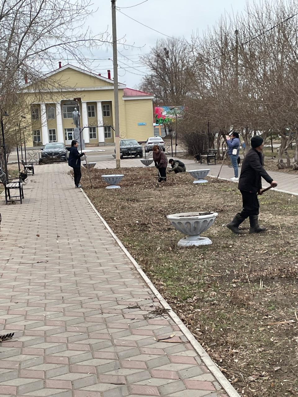 "Жастар" паркін жинау
