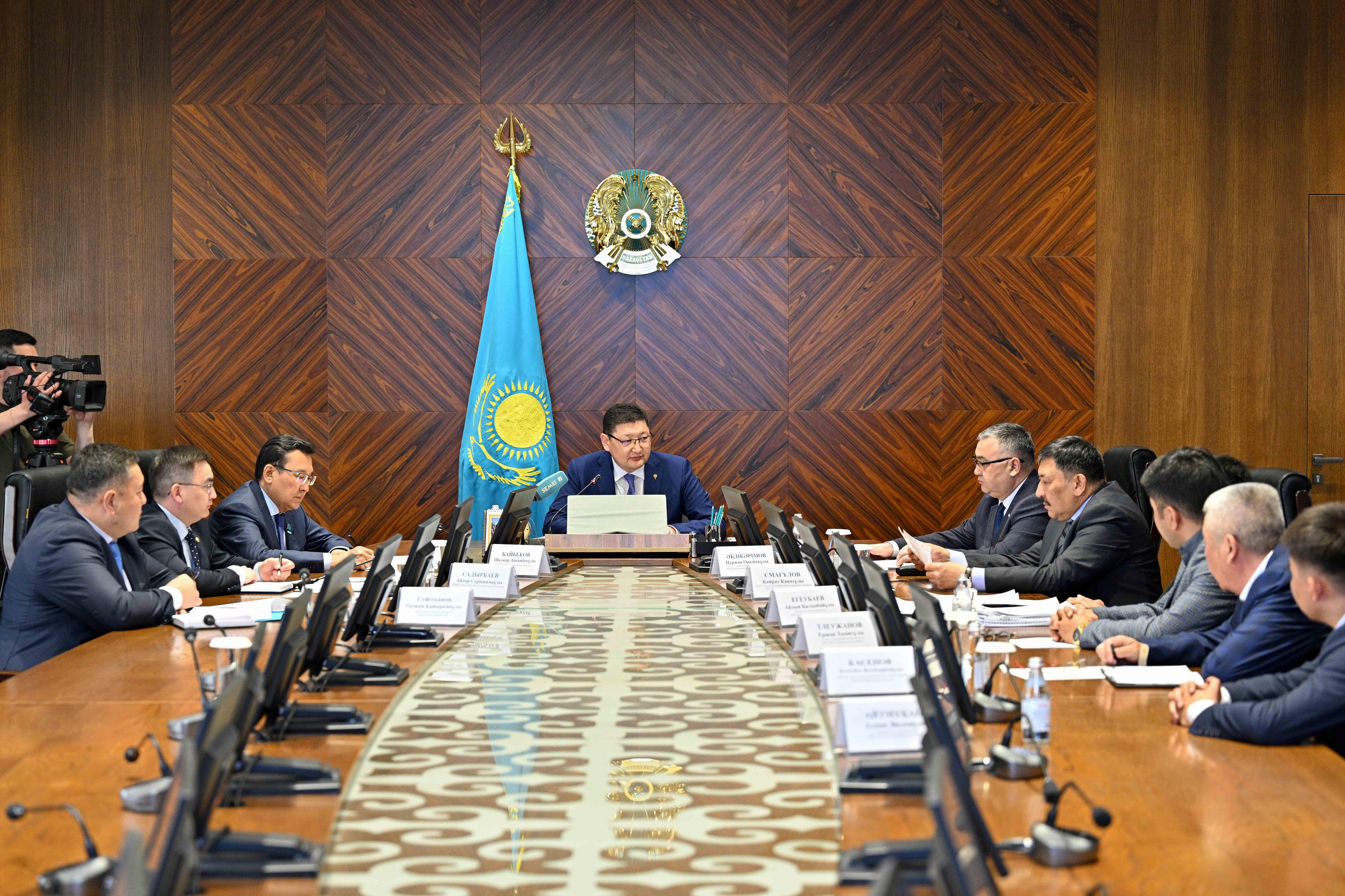 Абай облысының әкімі партия өкілдерімен кездесті