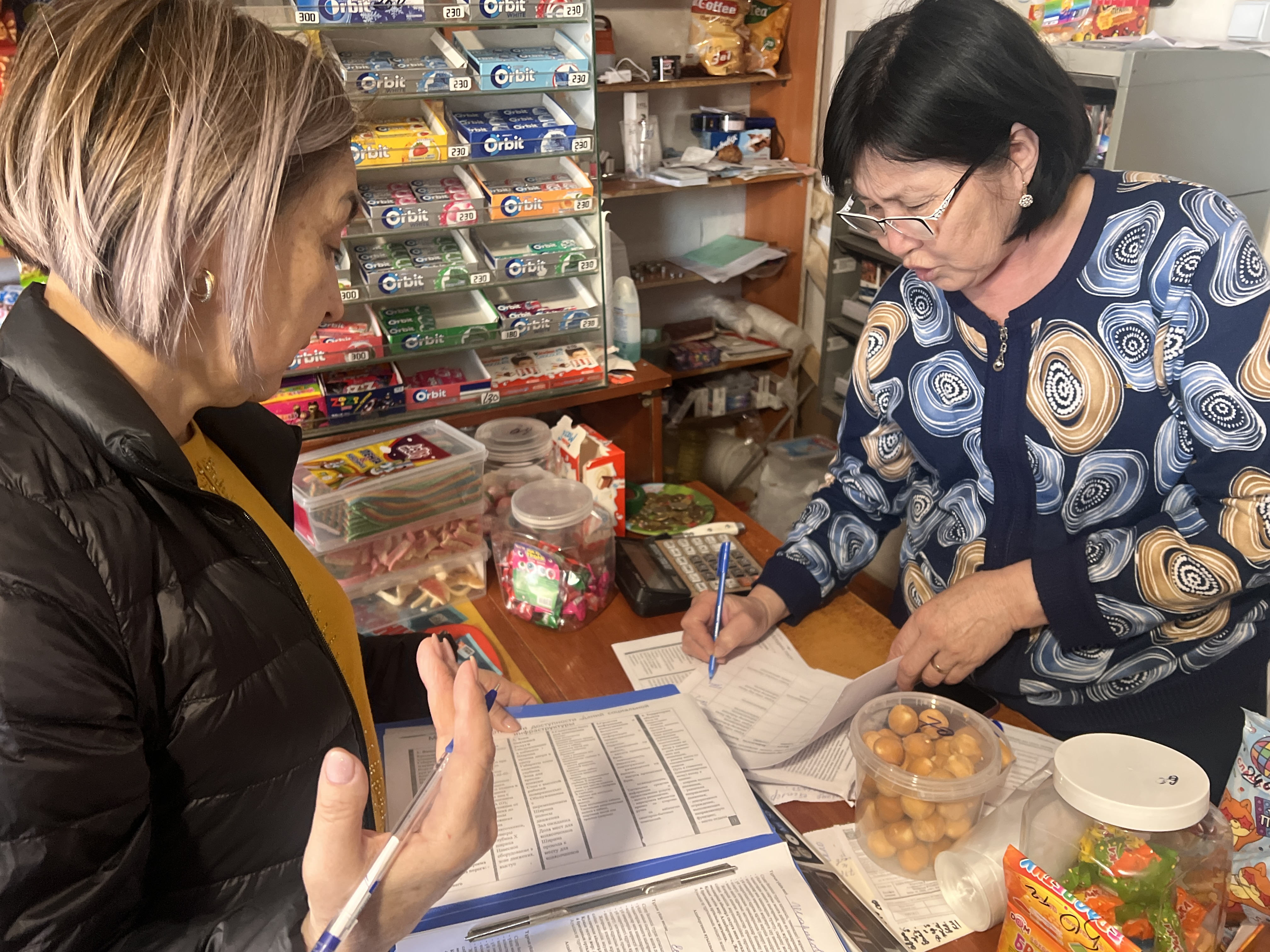 Алдабергенов ауылдық округі жеке кәсіпкерлердің меншігіне жататын ғимараттарға мүгедектігі бар тұлғалардың қолжетімділігін арттыру мақсатында түсіндірме жұмыстары жүргізілді.