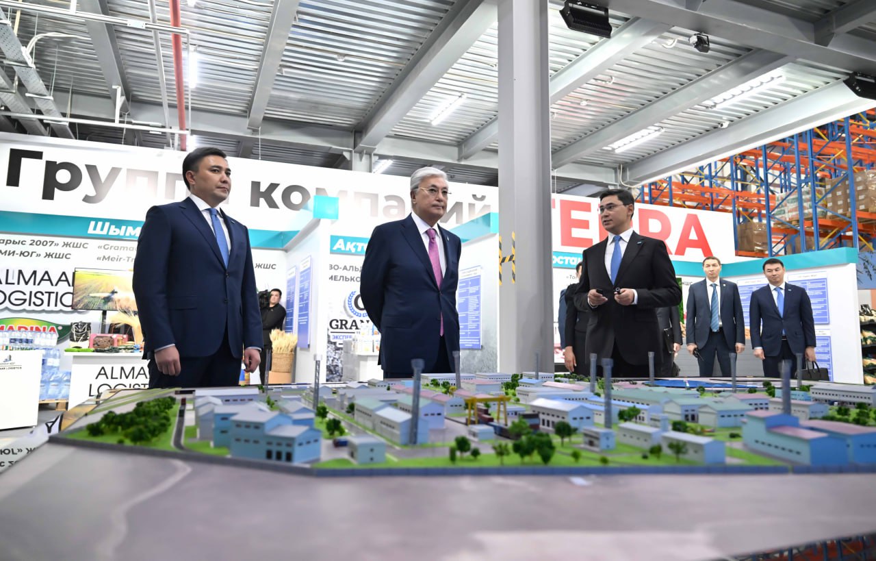 ПРЕЗИДЕНТ ПОСЕТИЛ СОВРЕМЕННЫЙ ТОРГОВО-ЛОГИСТИЧЕСКИЙ ЦЕНТР