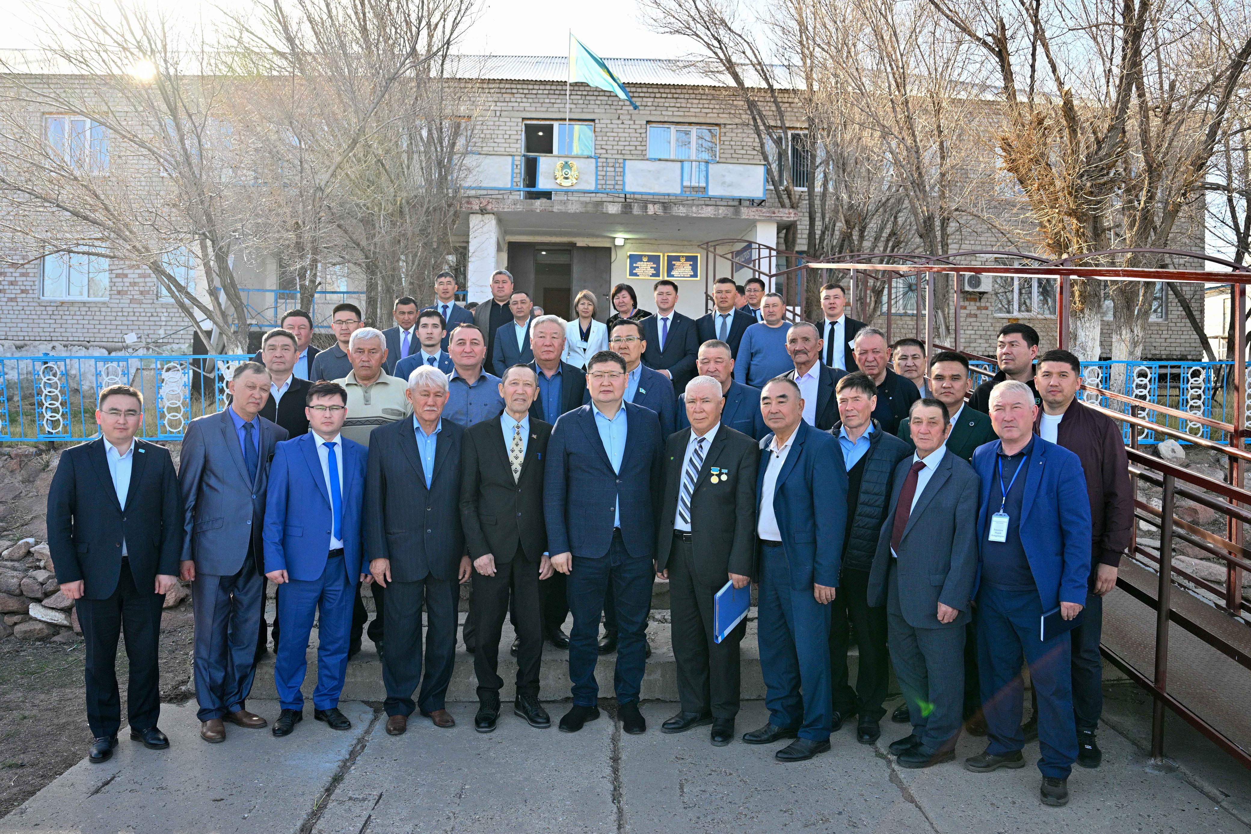 Облыс әкімі Жаңасемей ауданының ақсақалдарымен кездесті