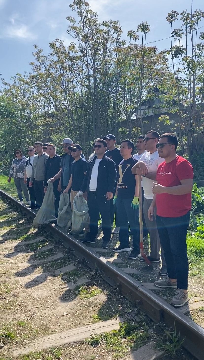 СЕНБІЛІК: ТАЗАЛЫҚ ПЕН ТӘРТІП ҮШІН! Бүгін аудан аумағында кезекті сенбілік өтті.