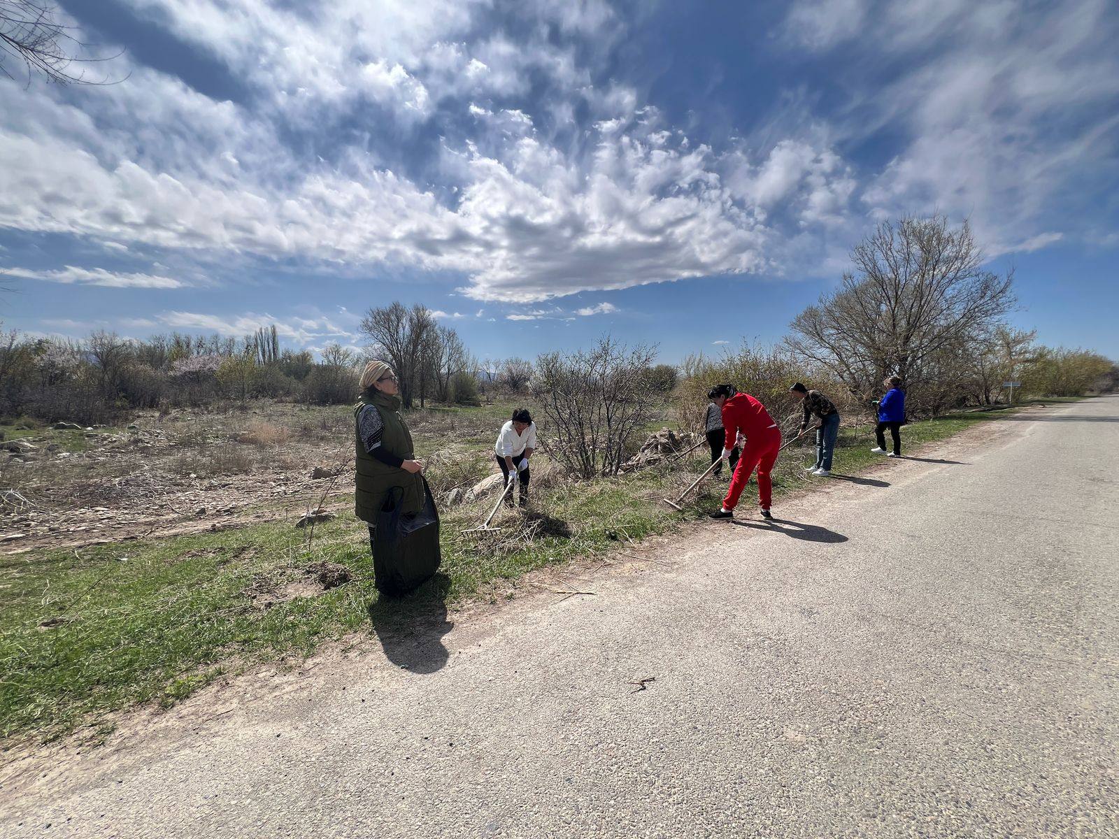 Қаратал ауылдық округінде облыстық сенбілік өткізу барысы