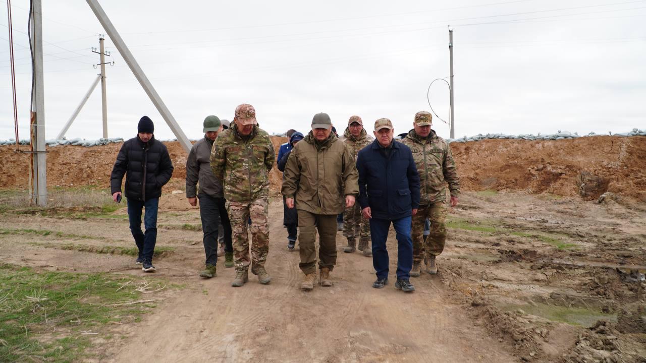 Аким Акмолинской области проверил противопаводковые мероприятия в Жаксынском и Жаркаинском районах