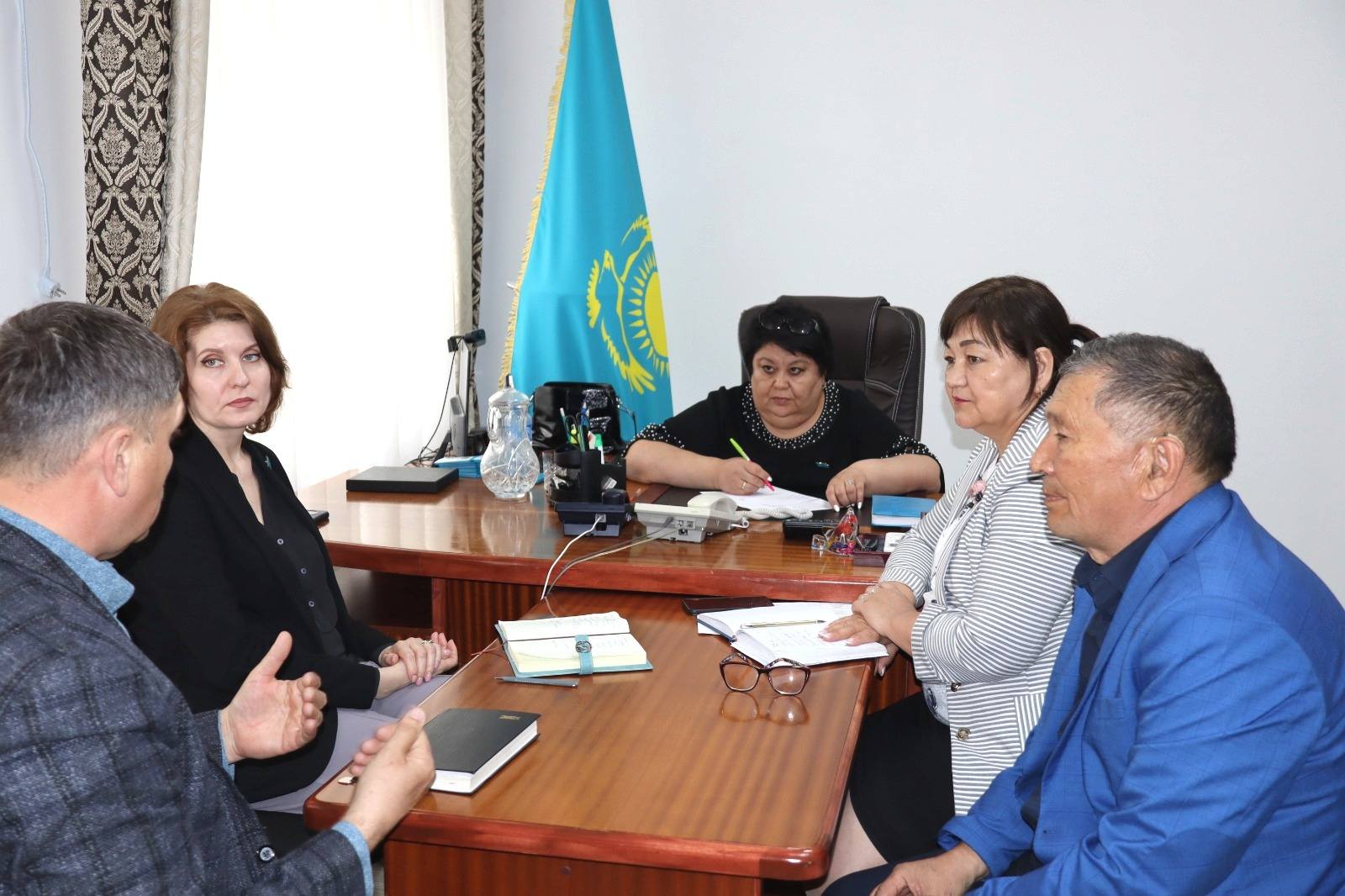 Дамса ауылдық округінің өзекті мәселелері бойынша отырыс