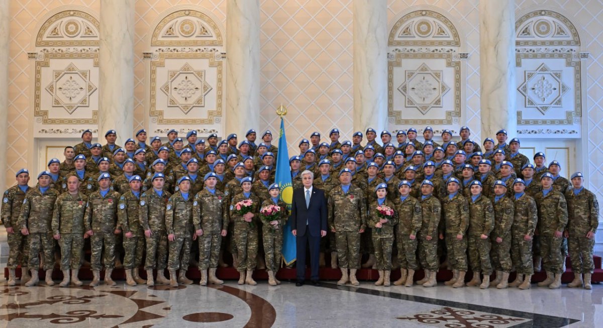 Мемлекет басшысы Ұлттық бітімгерлік контингентінің әскери қызметшілерімен кездесті