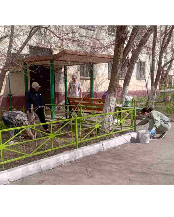 Аудан тұрғындары сенбілікке қатысып, үйлеріне іргелес жатқан аумақты тазалауға атсалысты