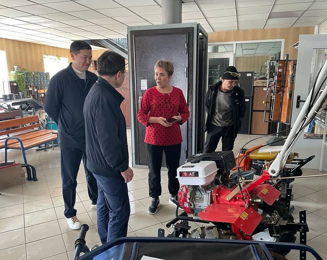 Қала әкімі қаланың аумағын аралап, аулаларды ішінара абаттандыруды жоспарлау мақсатында тексеріс жүргізді.