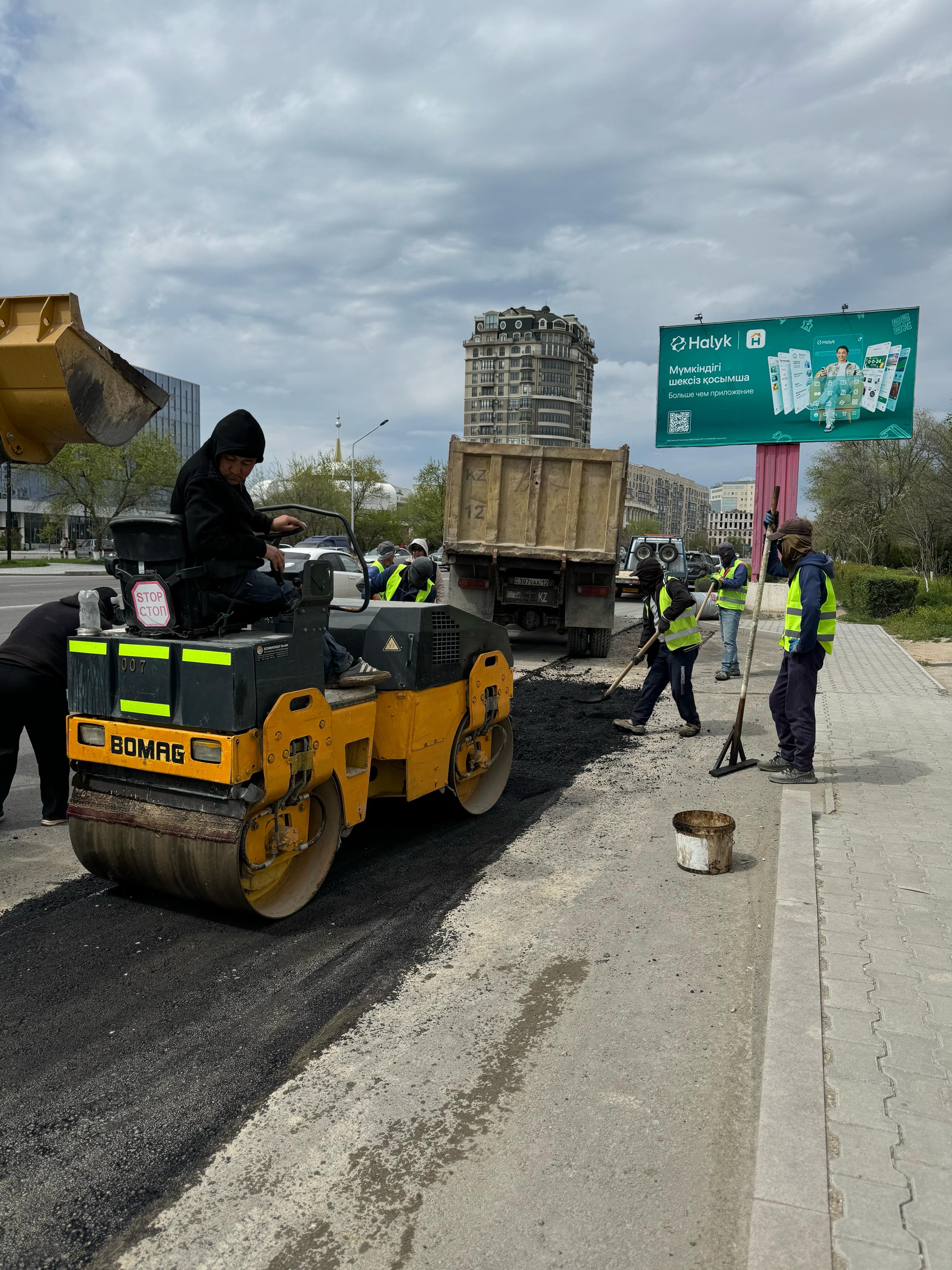 Мердігер мекеме өз қаражаты есебінен аялдама аумағындағы жолдарды қайта қалпына келтіріп жатыр