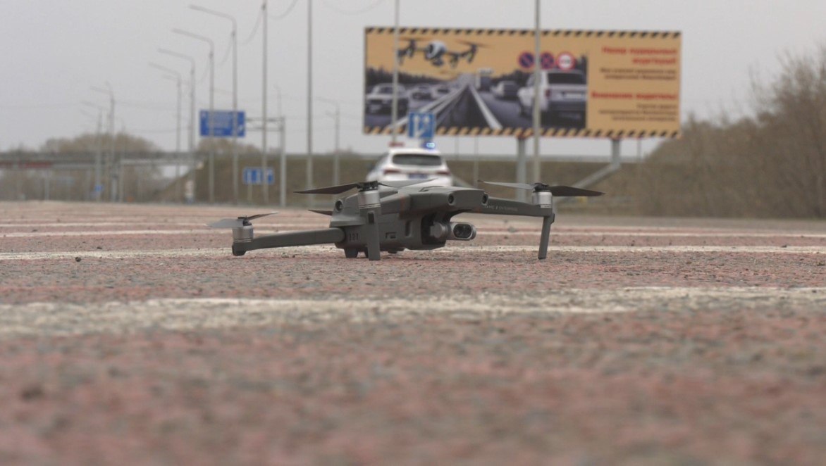 Полицейлер жол ережелерінің және қоғамдық тәртіптің бұзушылықтарын анықтау үшін дрондар қолдануда