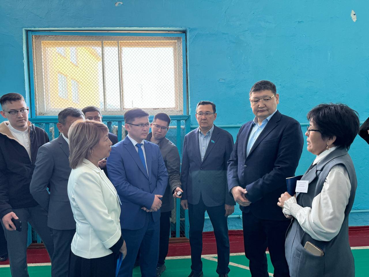 Алғабас ауылында орналасқан Быхин атындағы орта білім беретін мектептің жұмысымен облыс әкімі арнайы іссапар аясында барып танысты.