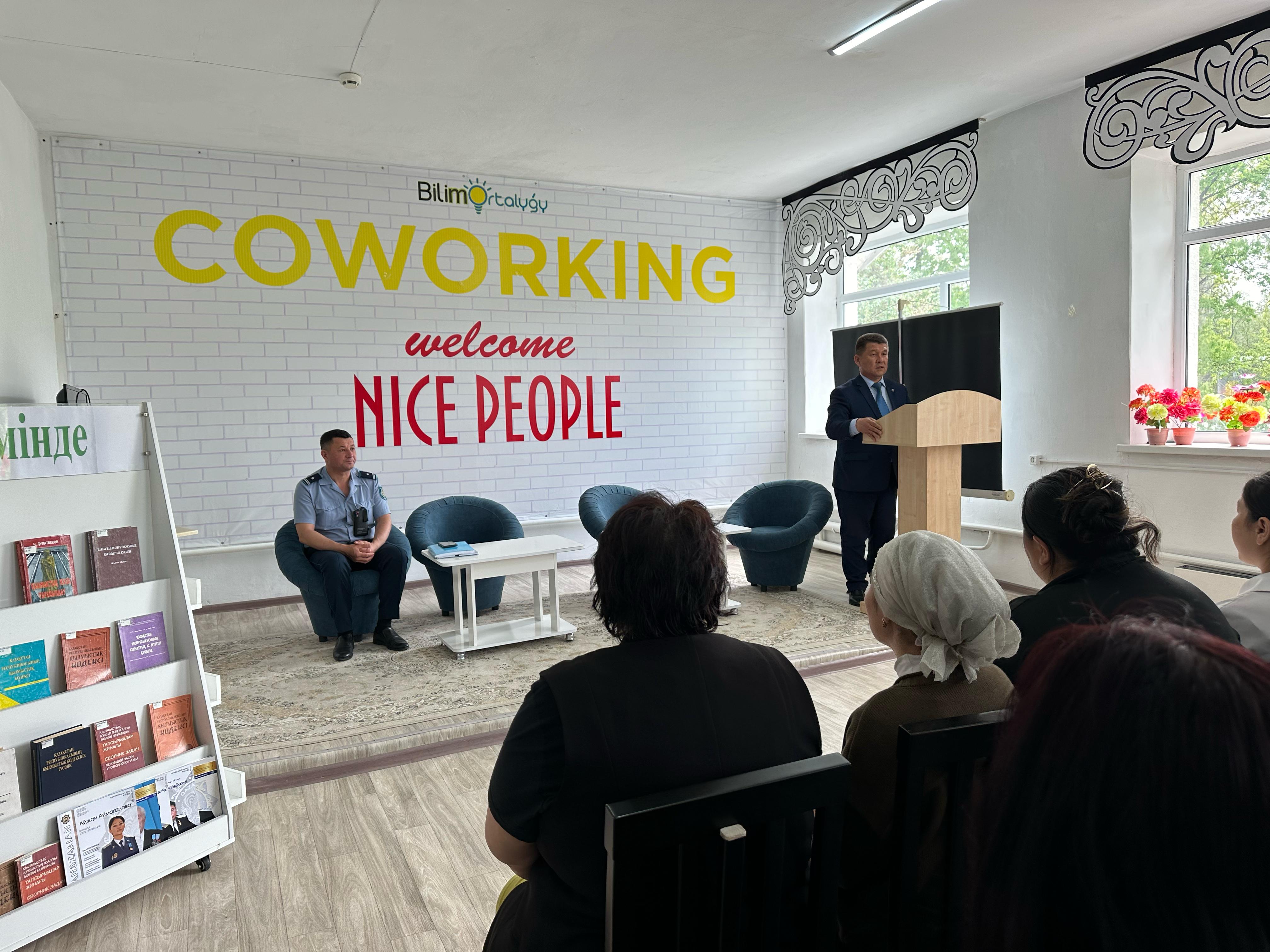 Өкіл «Тараз-Ғасыр» колледжінің» студенттері және оқытушыларымен кездесу өткізді.