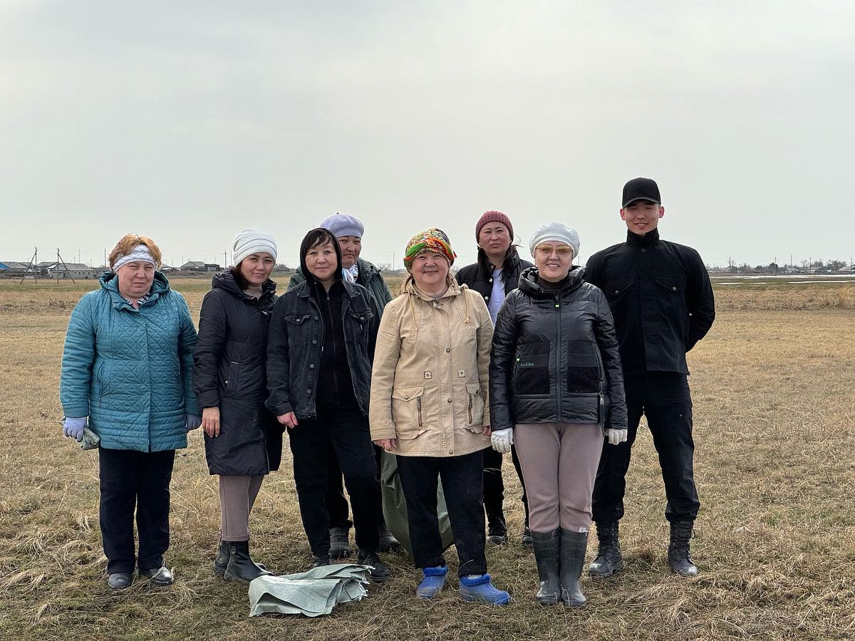 11 апреля в рамках экологической акции «Таза Қазақстан» коллектив Жаксынского районного маслихата принял участие в субботнике, организованном в селе Кима