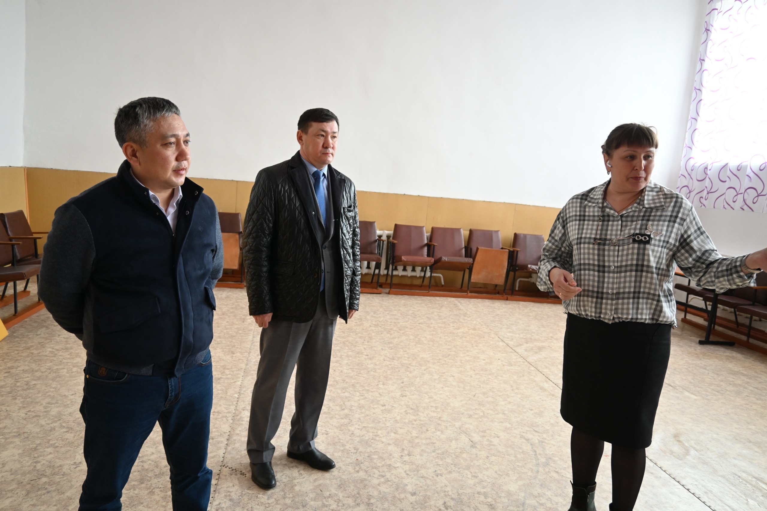 Сандықтау ауданының әкімі Серік Құдабай Ұлан ауылындағы жалпы білім беретін мектепке барды