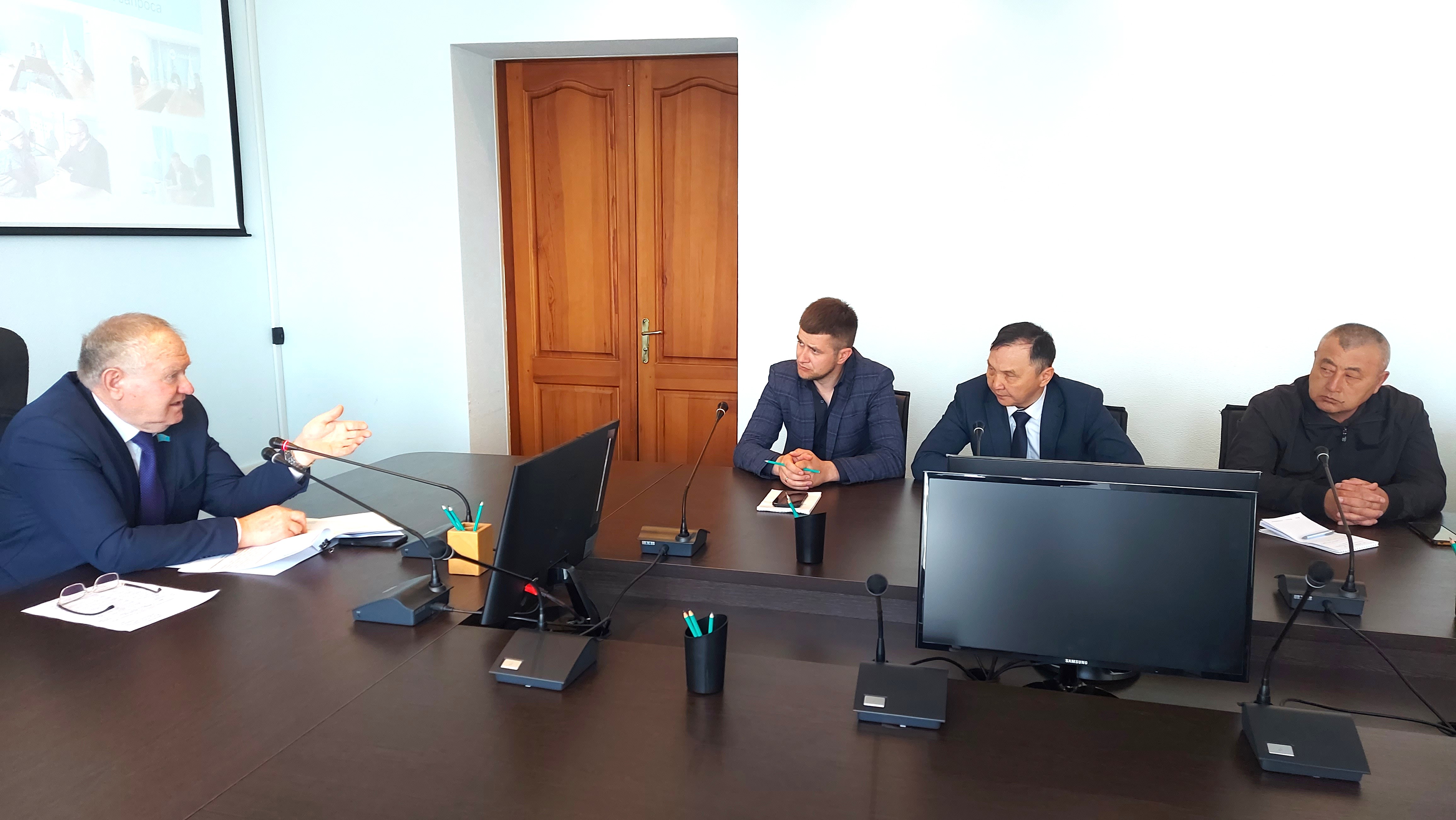 Ауылдық округ әкімдерімен кездесу