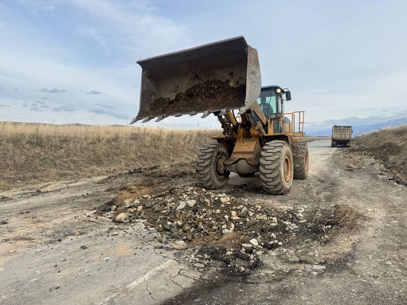 ШҚО-да әуежай құрылысы кезінде зақымданған жолды қалпына келтіреді