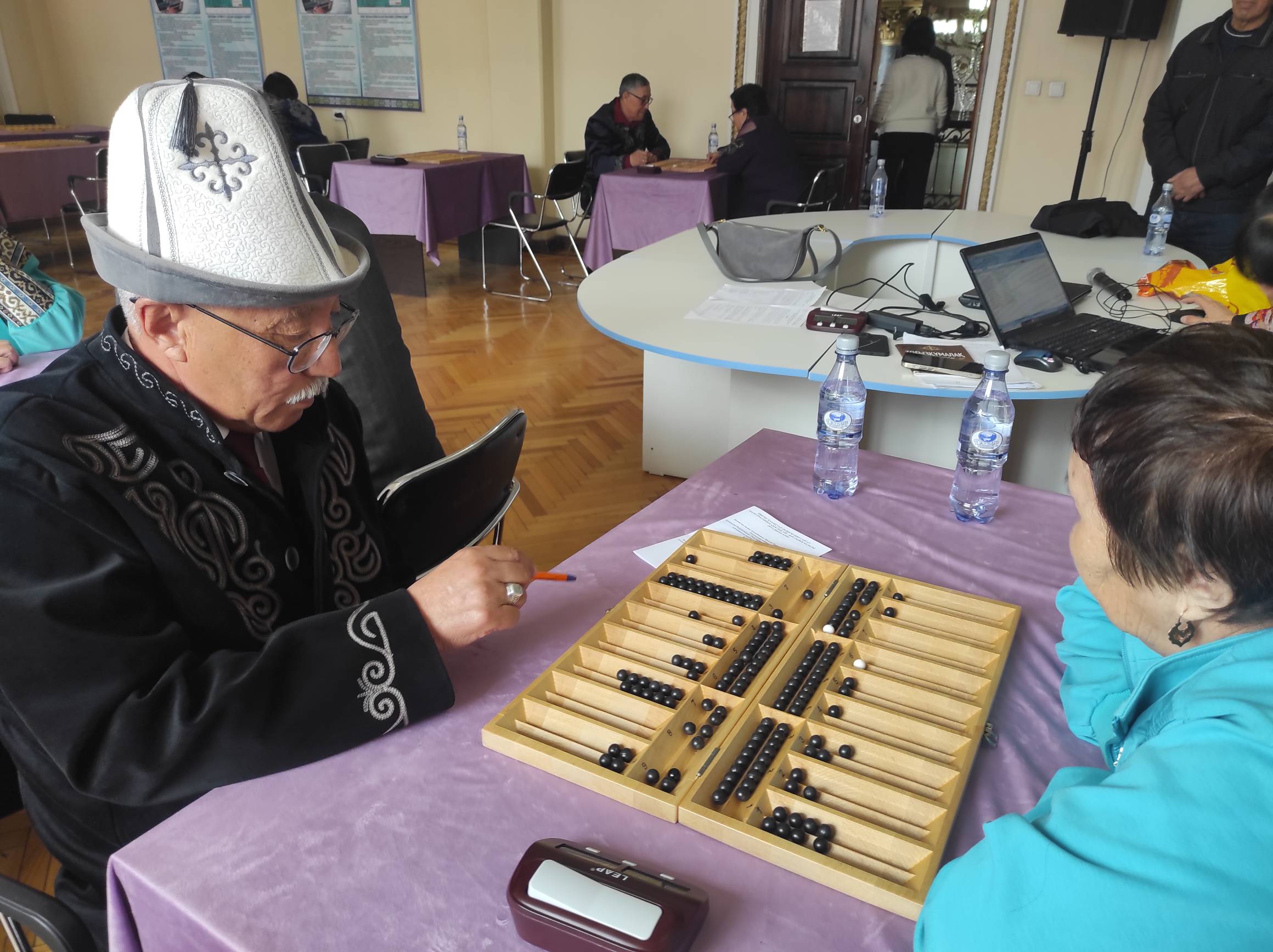 Өскеменде Ұлы Жеңістің 80 жылдығына орай ардагерлер арасында тоғызқұмалақтан турнир өтті