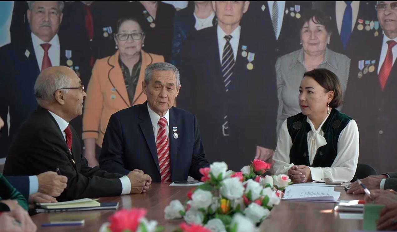 Басқарма басшысы білім саласының ардагерлерімен кездесті