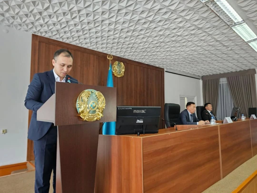 МӘСЛИХАТ ТЫНЫСЫ: Кезектен тыс сессия отырысы өткізілді