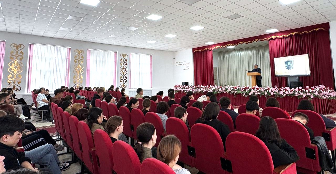 Қарағанды тамақ және қызмет көрсету колледжінің қызметкерлері мен студенттеріне «Сыбайлас жемқорлықпен күрес – ортақ парызымыз» тақырыбында семинар