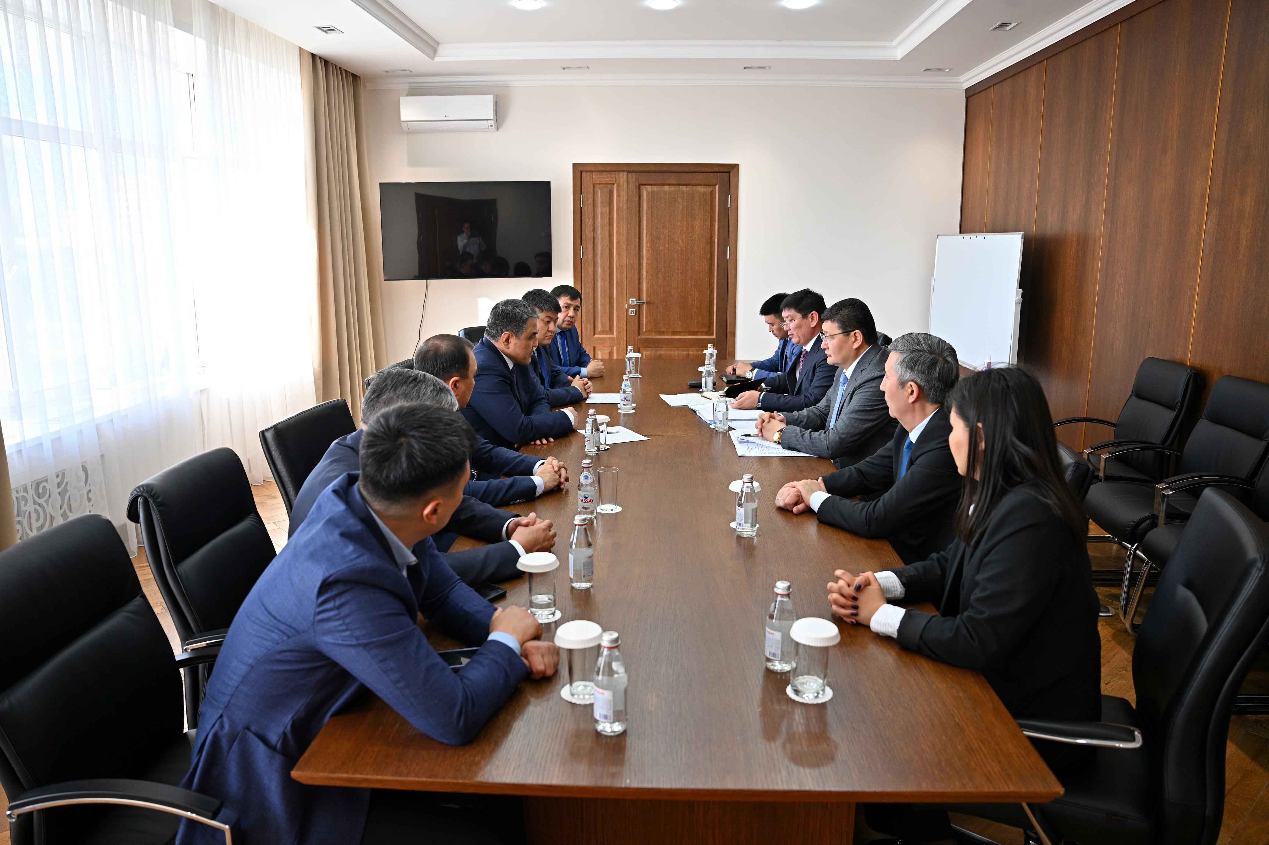 Облыс әкімі Су ресурстары және ирригация министрімен кездесті