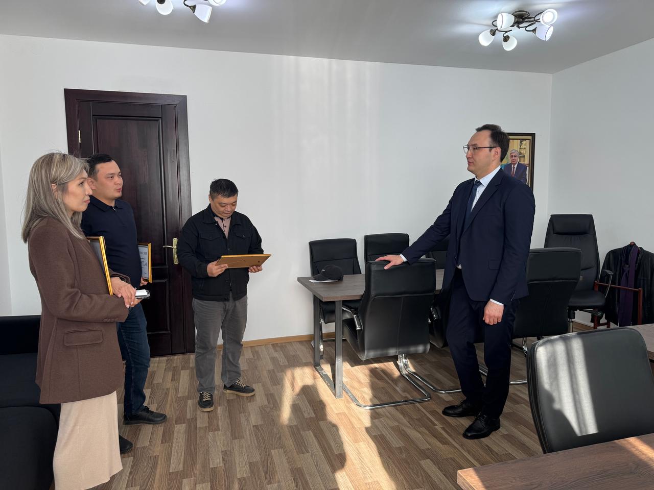 2025 жылдың 16 сәуірінде Басқарма басшысы А. Айтбаев Тұрғын үй-коммуналдық шаруашылығы қызметкерлері күніне орай