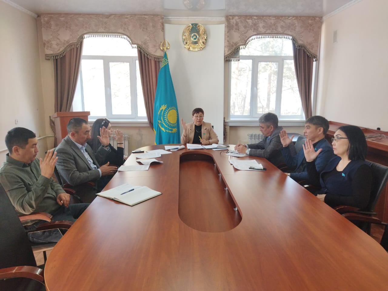 2025 жылы 16 сәуірде А.У. Тишбаеваның төрайым етуімен табиғатты қорғау, дене шынықтыру және спорт, жастар істері, тарихи мұраны қорғау, мәдениет, денсаулық сақтау, халықтық білім беру, әлеуметтік саясат мәселелері бойынша аудандық мәслихатының тұрақты комиссиясының отырысы өтті