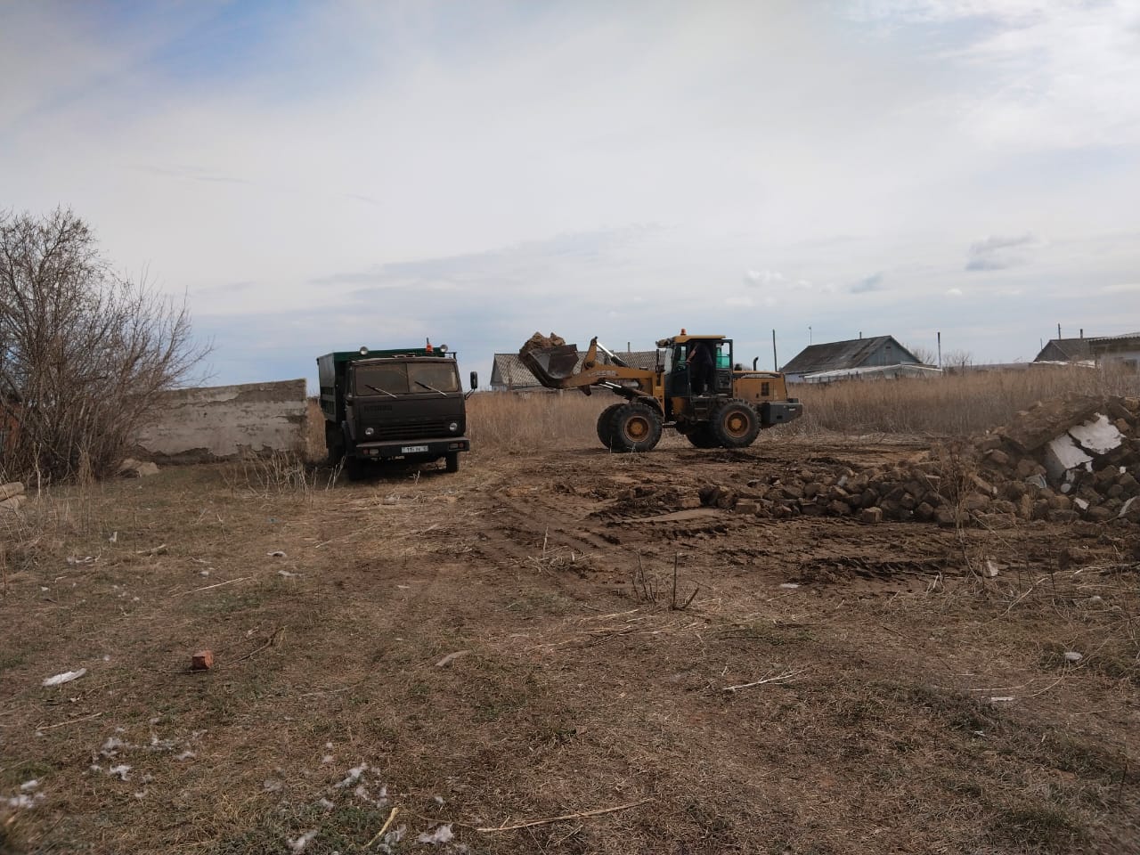 Ауылдық округтің елді мекендерін санитарлық тазарту және абаттандыру жұмыстары жалғасуда.