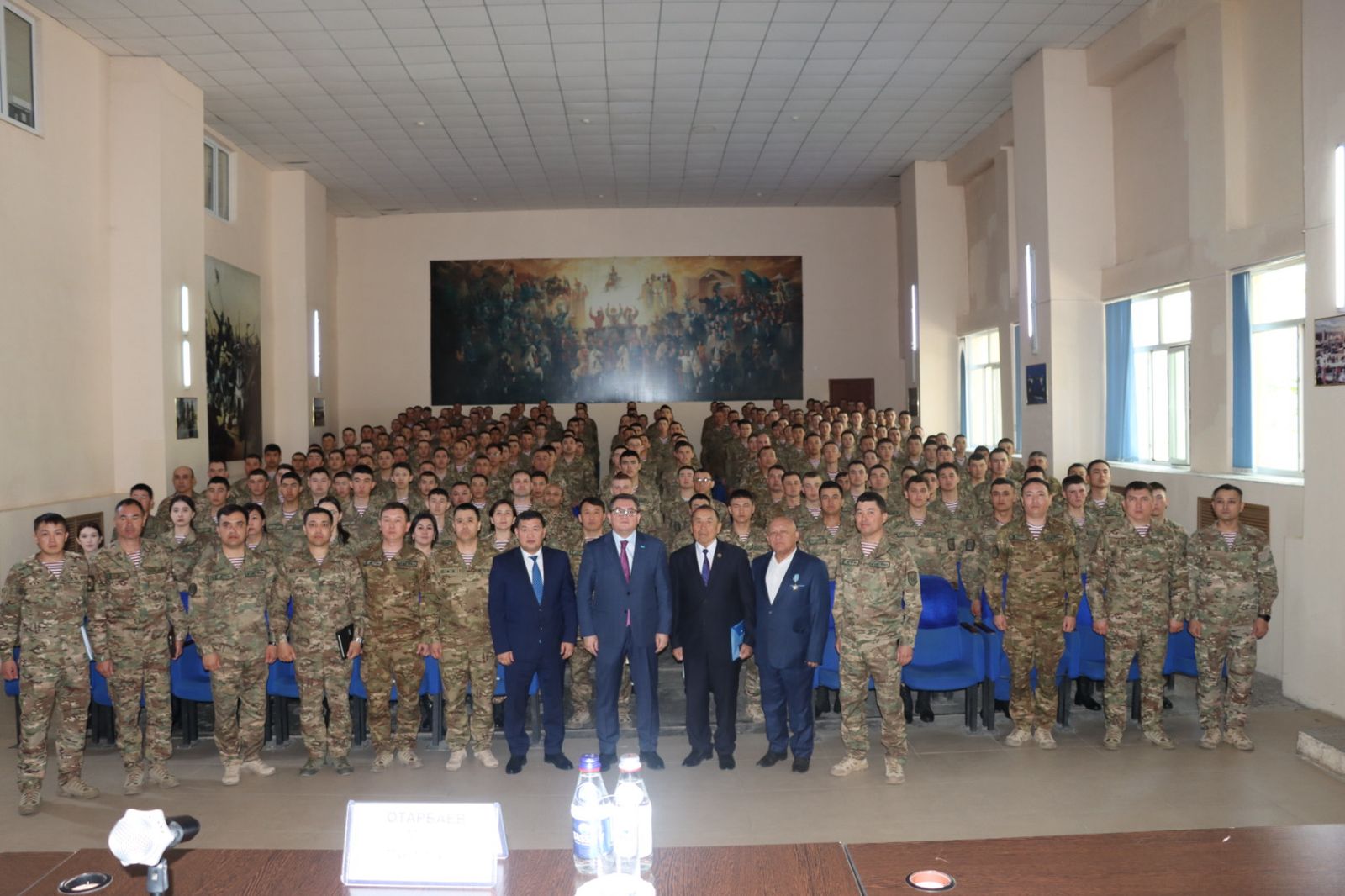 Президенттің кеңесшісі Ұлттық ұлан сарбаздарымен кездесті