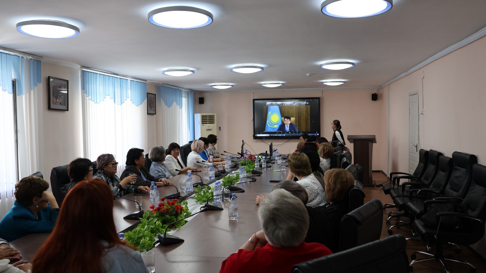 ҚР Оқу-ағарту министрі Ғ. Бейсембаев педагог-шеберлермен онлайн форматта кездесу өткізді