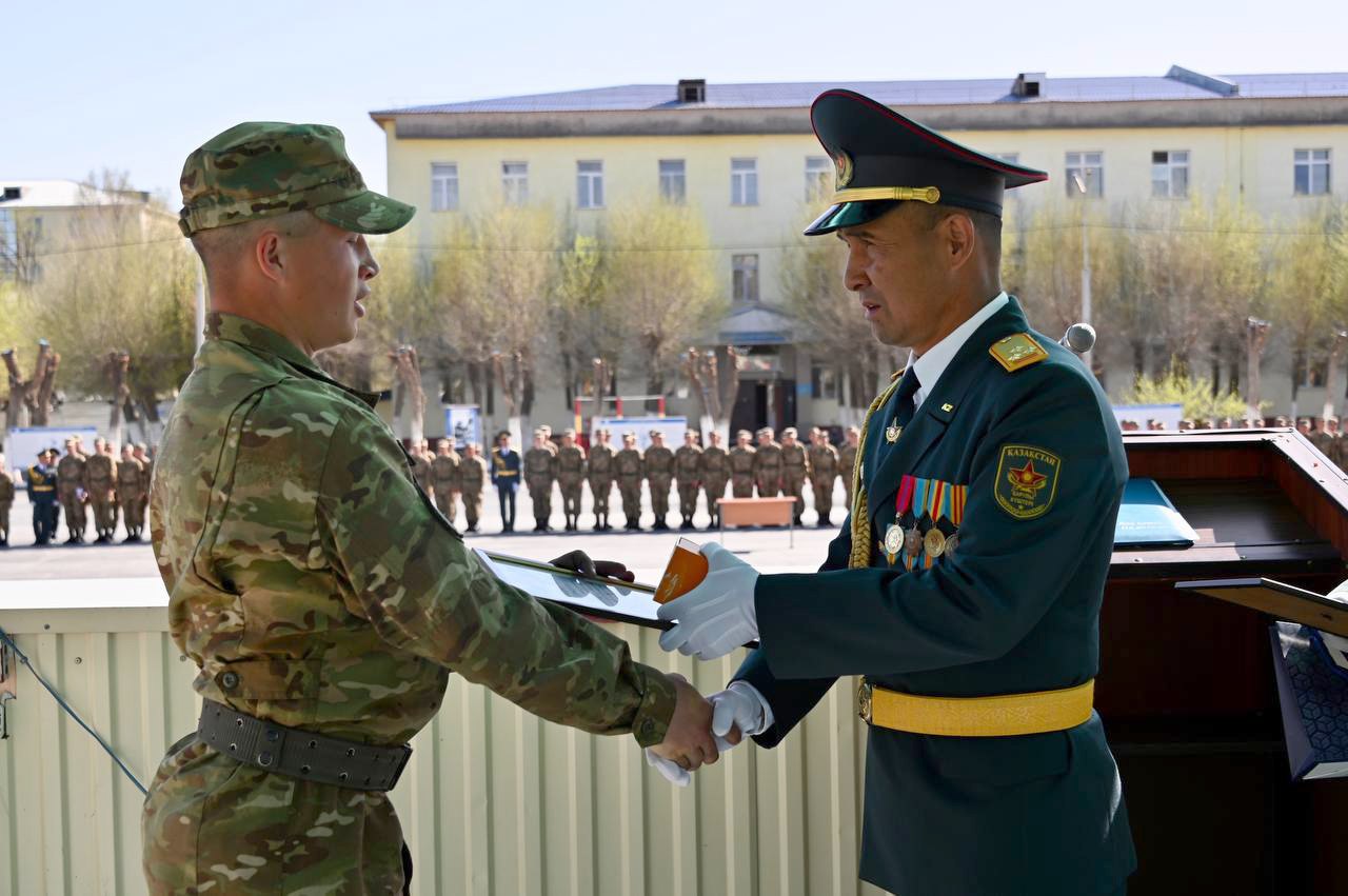 Гвардейск гарнизонында жеті жүзден аса сарбаз әскери-есептік мамандықтарды меңгеріп шықты