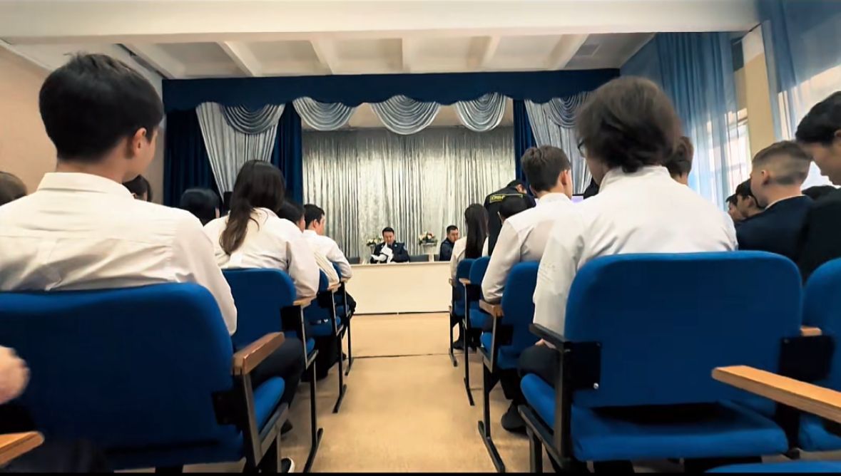 КИБЕРАЛАЯҚТЫҚҚА ҚАРСЫ ПОЛИЦИЯ ХАЛЫҚПЕН ТӘЖІРИБЕЛІК КЕЗДЕСУЛЕР ӨТКІЗУДЕ