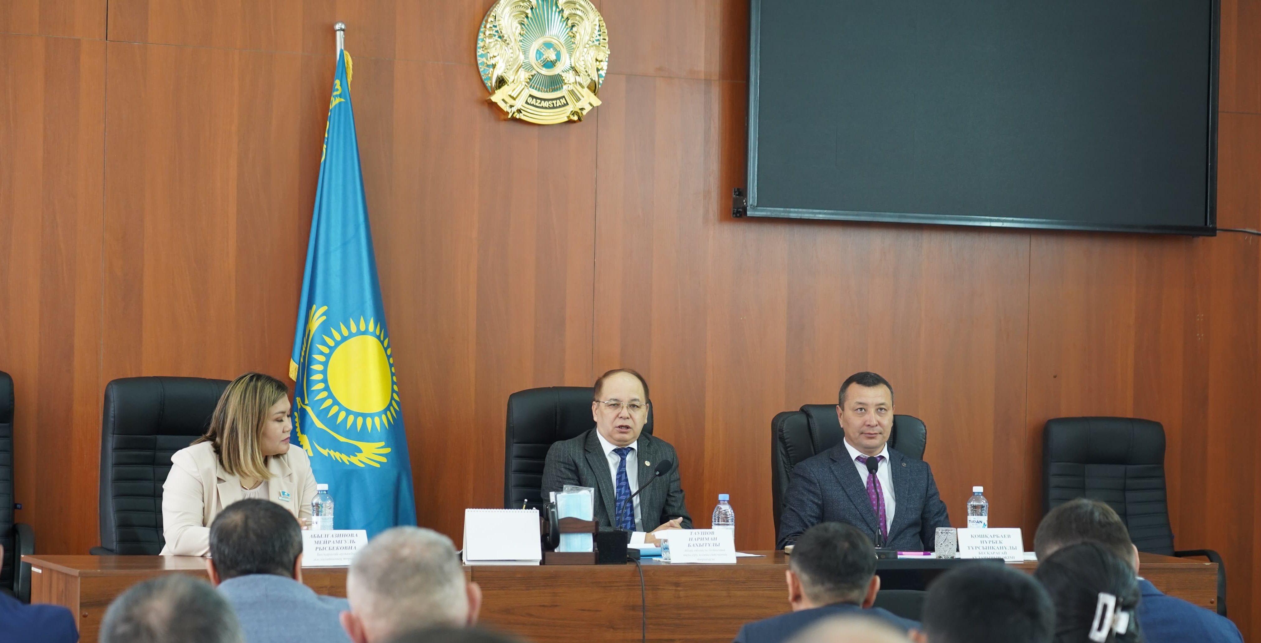 Абай облысы бойынша тексеру комиссиясы Бесқарағай ауданында дөңгелек үстел өткізді